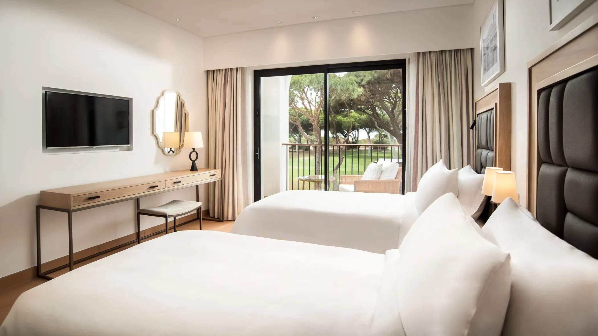 12 One Two Bedroom Ocean Suite Twin Bedroom