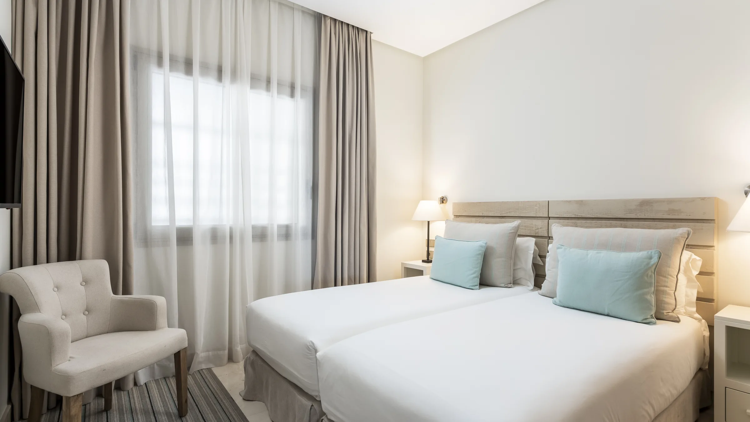 2 Bedroom Suite Partial Sea View Jacuzzi 13